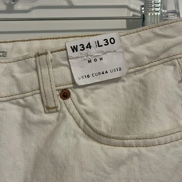 Topshop Ripped Mom Jeans - Picture 4 of 8